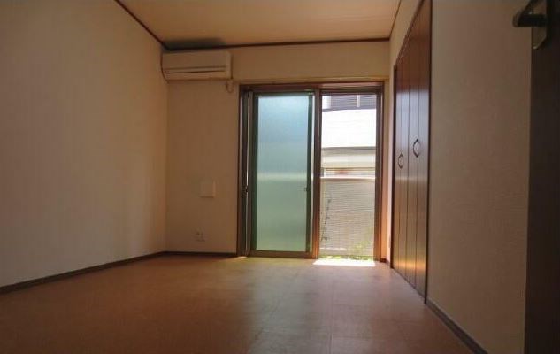 アムール　ブション リビング