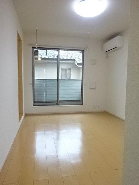 ソイビーンズ　ウッド リビング