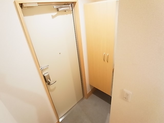 ブルージュ 玄関