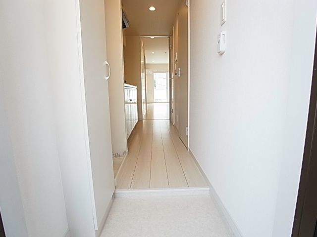 リブリ・ジュネスⅡ 玄関