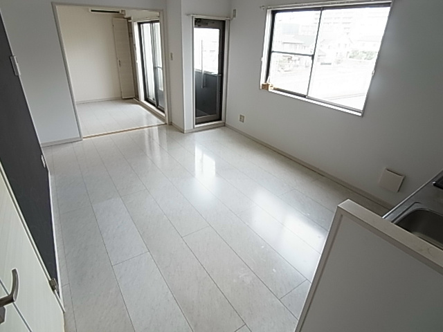 ＬＯＶＥ新鎌ヶ谷 リビング