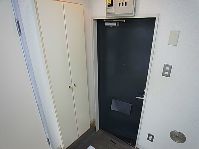 フォレストヒルズ中金杉 玄関
