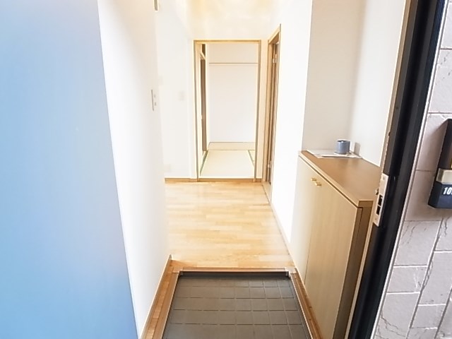 ジュネスC 玄関