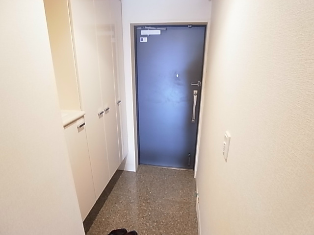 レジディア東松戸 玄関