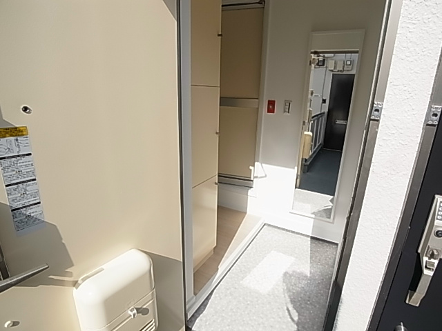 ジュネパレス新松戸第44 玄関