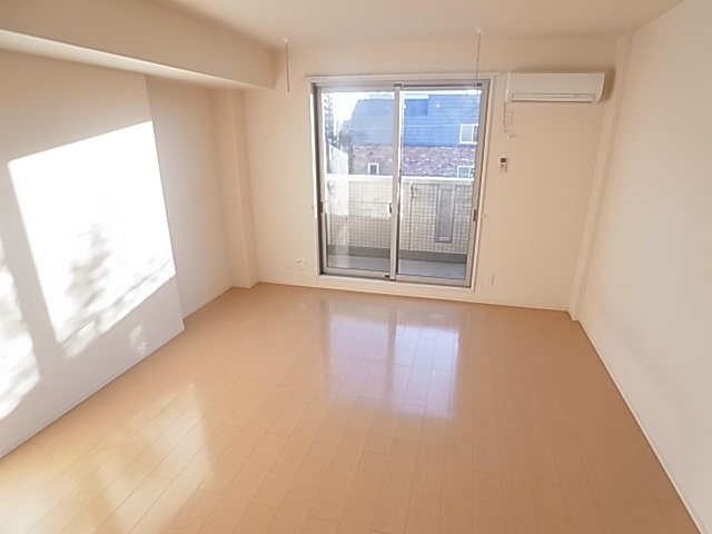 グランシャリオ（新松戸） リビング