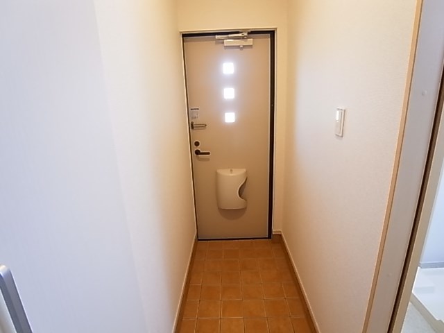 オーヴェスト　イゾラ 玄関