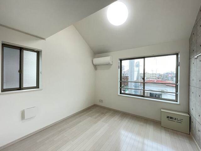 リブ青井 ベッドルーム