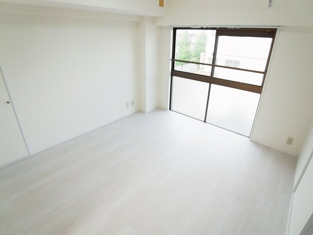 ニューパレス馬橋 リビング