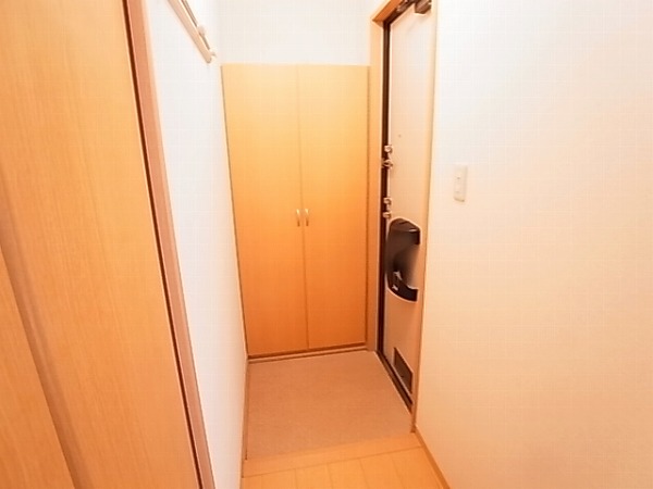 ヴィラ・エスペランサA 玄関