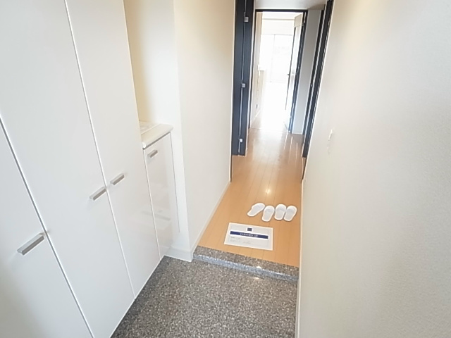 レジディア東松戸 玄関