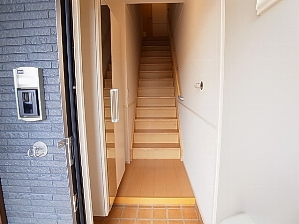 コロランテ・ティA 玄関