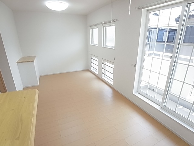 サンシャインビレッジアゼリアＣ リビング