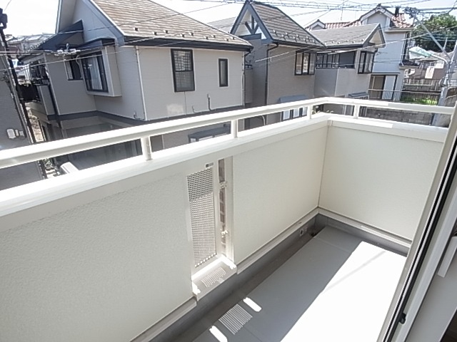 サンシャインビレッジアゼリアＣ ベランダ