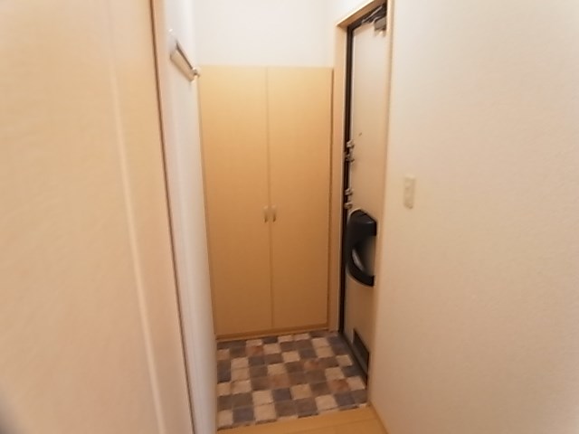 ロイヤルスクエアＢ 玄関