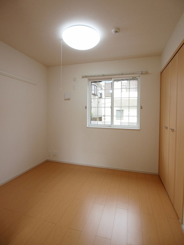 ヴィラ小塚山 ベッドルーム