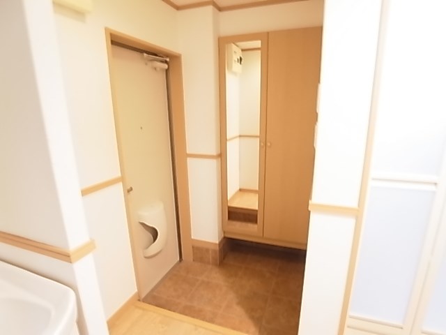 ヒューマンパレス新松戸Ⅱ 玄関