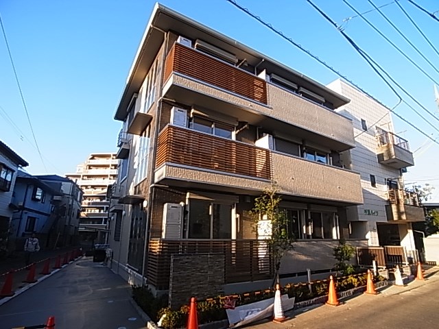 コンフォート　リリィ 301号室 外観