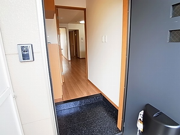 サンマルサンＡ 玄関