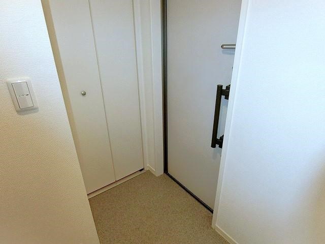 ラシーネオオタキ 玄関