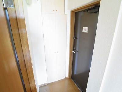 リバービュー２１ 玄関