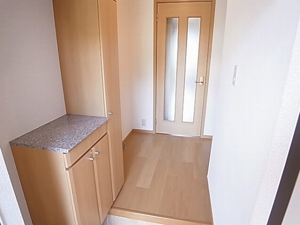 ドルチェ　ヴィータD  玄関