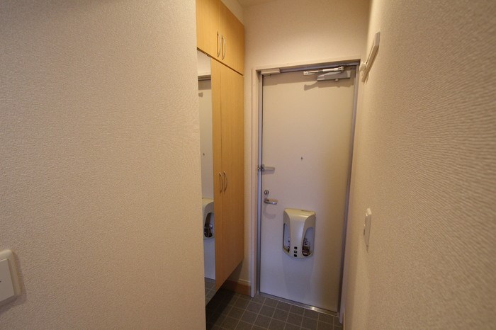 プランドールＦ 玄関