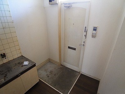 ハイツリバーサイド 玄関