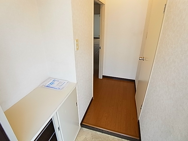 ハイツリバービュー 玄関