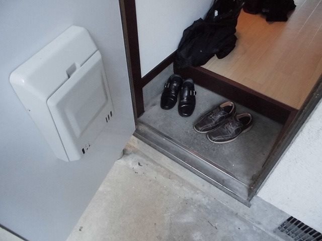 千鶴ハイツ 玄関