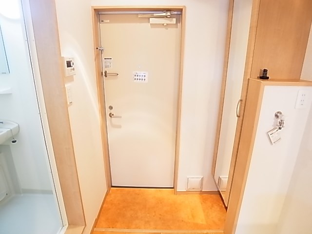 クレアール西新井 玄関