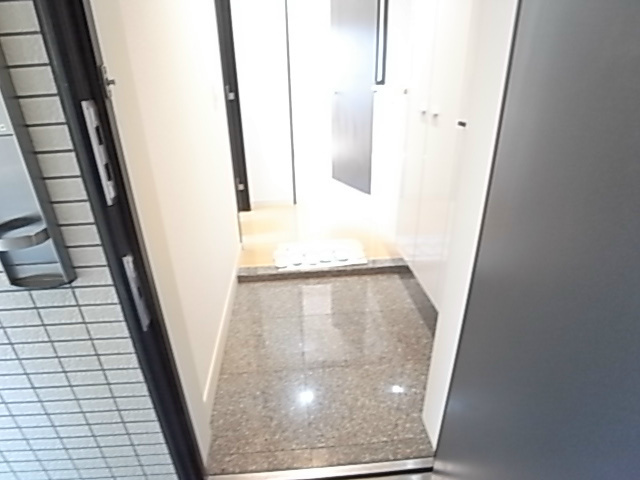 レジディア東松戸 玄関