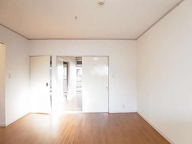 ラブリーホームB リビング