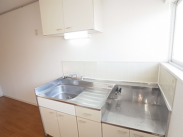 ラブリーホームB キッチン