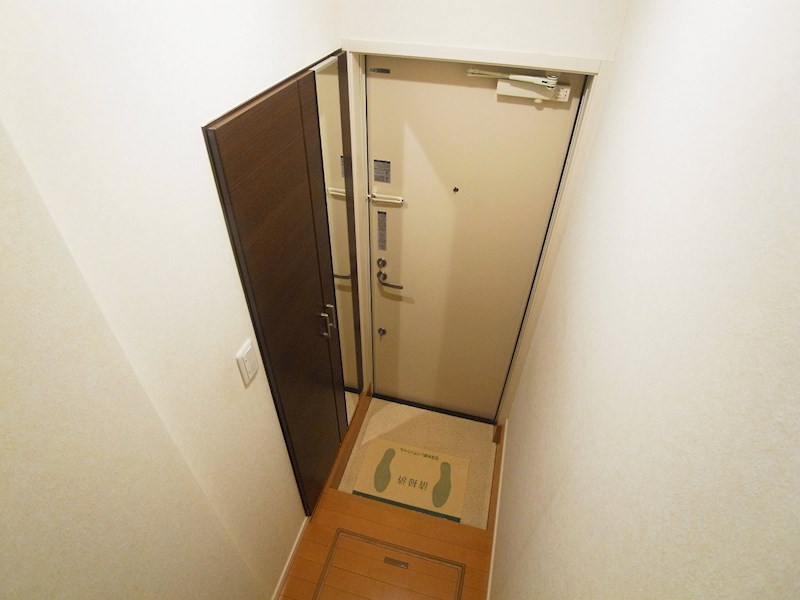 プレジオ綾瀬 玄関