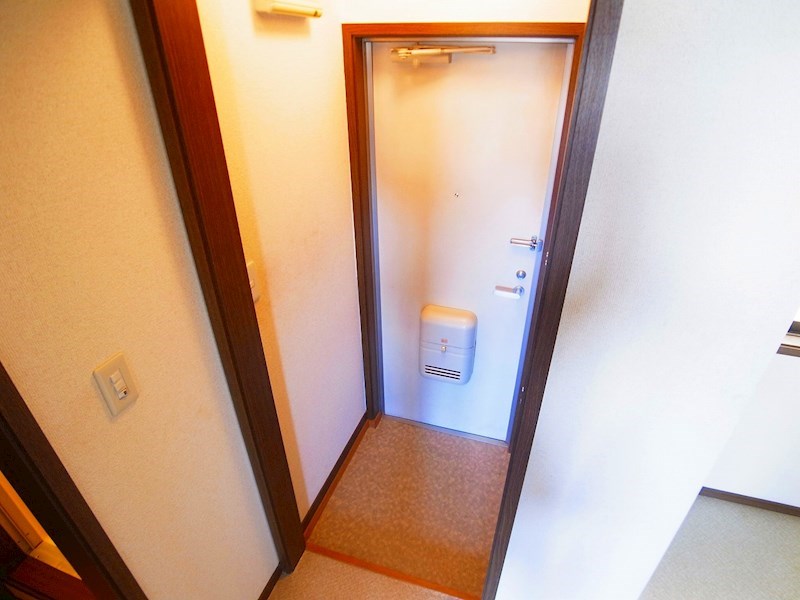 サマックスヴィラ岡田 玄関