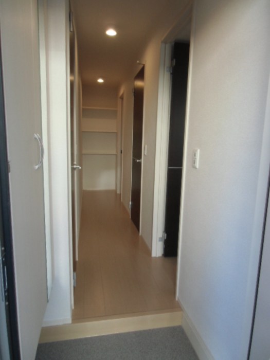 サンルミエールＢ 玄関