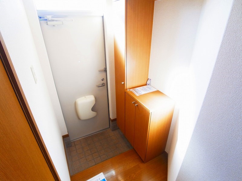 ポワール・メゾン１番館 玄関