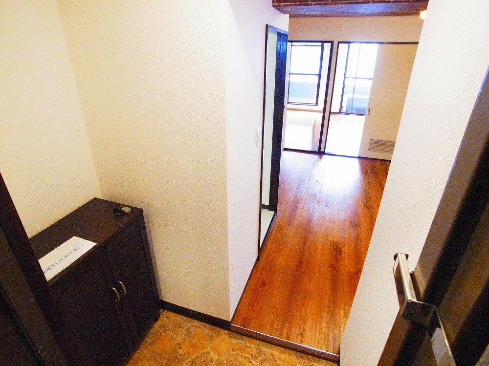 レナジア保木間  玄関