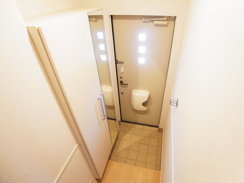 プロムナードB 玄関