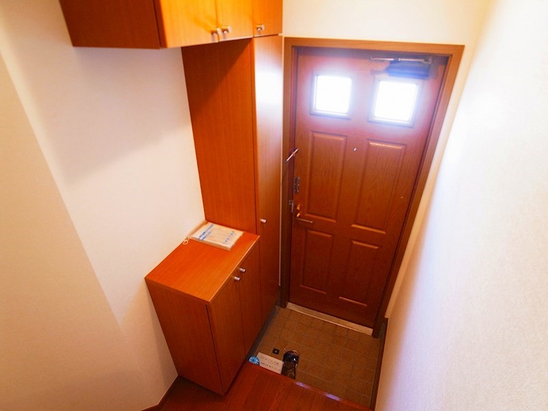 サニービレッジ5番館 玄関