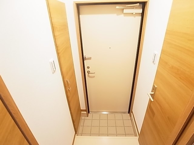 グラントレス松戸 玄関