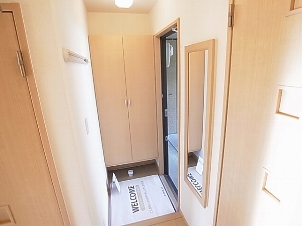 ロイヤルパークスＥ 玄関