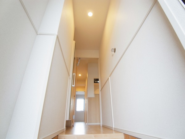 アルファ　クレスト 玄関