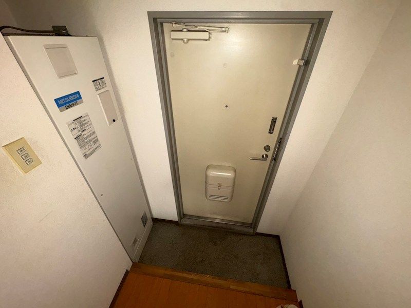 パーソナルＩ 玄関