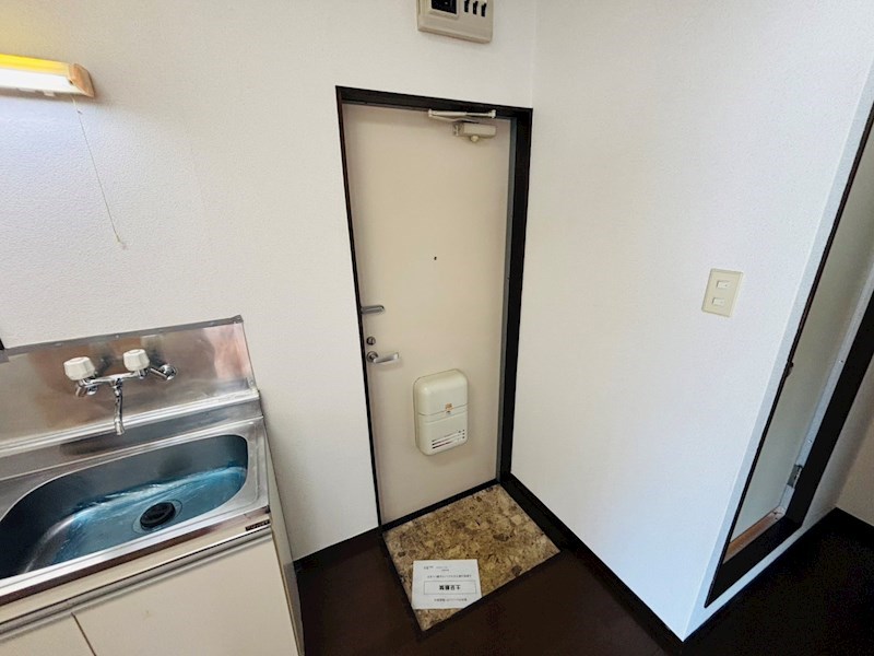 日栄コーポ 玄関