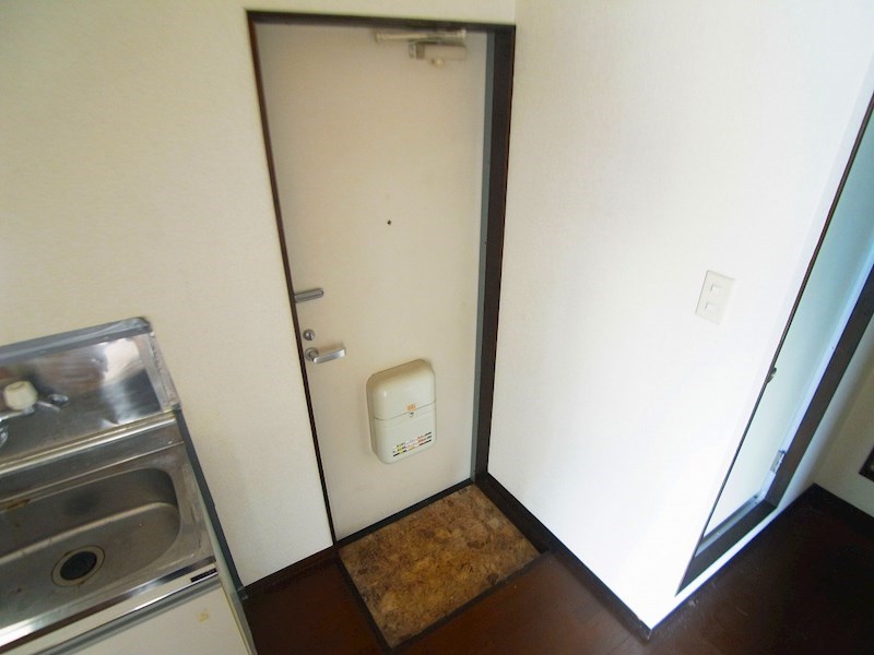 日栄コーポ 玄関