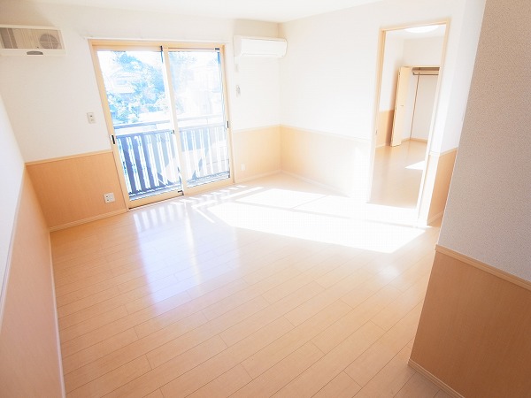 リュミエール リビング