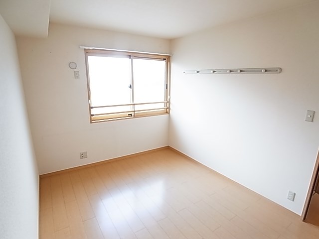 リシアンサス・ガーデンＢ ベッドルーム