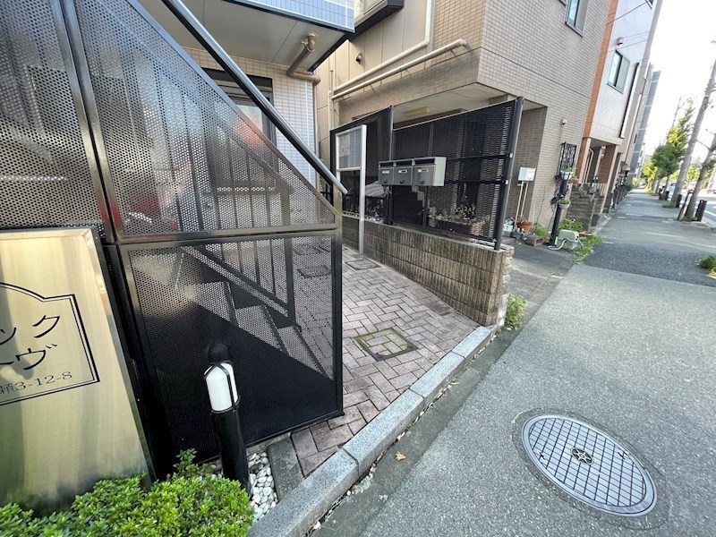 ライラック　グローヴ ロビー